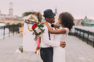 不倫相手と結婚できる？既婚者を略奪して結婚したいなら実行すべき作戦と夫婦になった元不倫カップルが経験する事