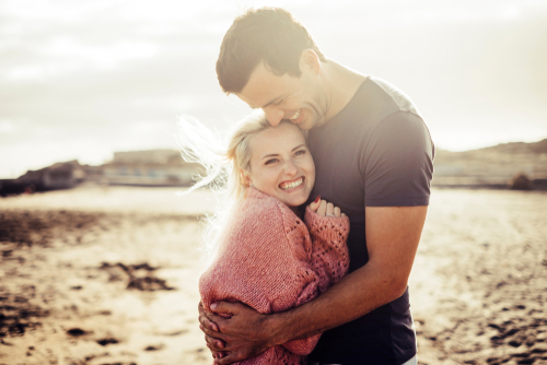 寝てる時にキスしてくる男性心理とは 寝顔にキスする彼氏の本音 付き合ってないのに男性からキスされた時の意味