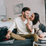 会いたいのに会えない時の男性心理とは?彼女に会えない時間の過ごし方&彼の寂しさを癒やしてもっと好きにさせる方法