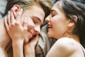 カップルで昼寝デートってありかなしか？意外に「あり」が多い理由＆昼寝デートにぴったりな場所