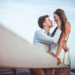 男性からのボディタッチは好意?女性にタッチする心理や部位ごとの意味とリアクション法&触られる回数が増えた時の理由