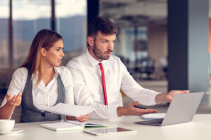 仕事の話をする男性心理！いつも仕事の話しかしない理由＆自慢話をする意味と職場での失敗や愚痴を言ったり相談を持ちかけてくる時の脈ありサイン