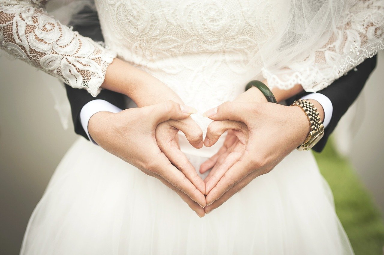 付き合う前から結婚の話をする男性の心理。結婚願望を口にする事で女性に与えたいイメージ&付き合ったら重いタイプの見極め方