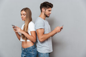 lineの返信が遅いけど続く男の本音と脈ありナシのサイン＆既読が遅くなる理由と対処方法